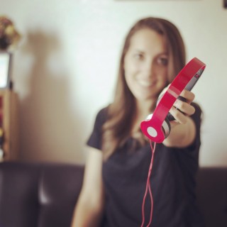 Ashley VanBuskirk, Founder Flora Stationery | HeartStories