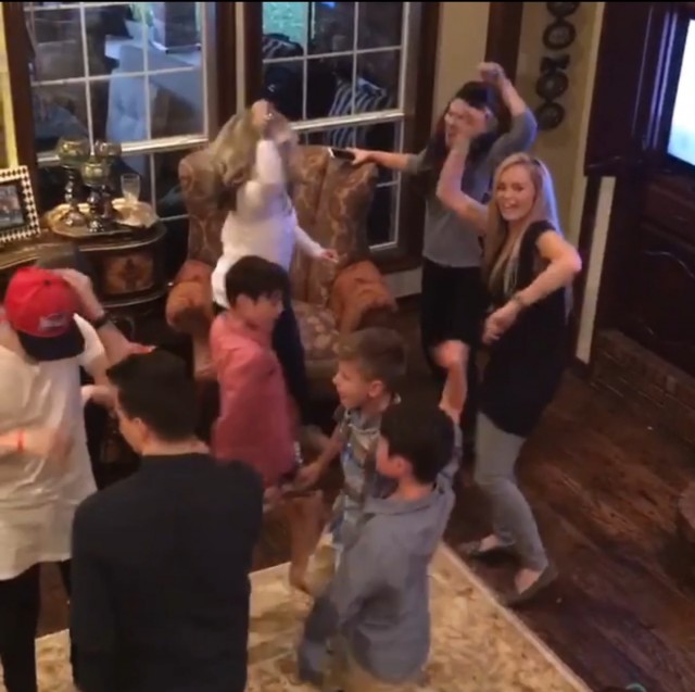 Wobble Nae Nae, HeartStories